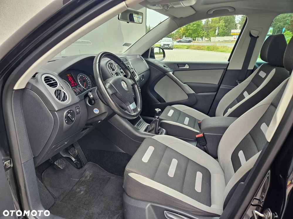 Volkswagen Tiguan - 26