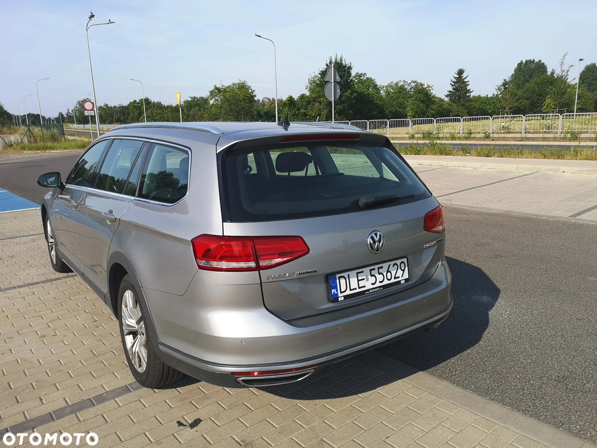 Volkswagen Passat - 11