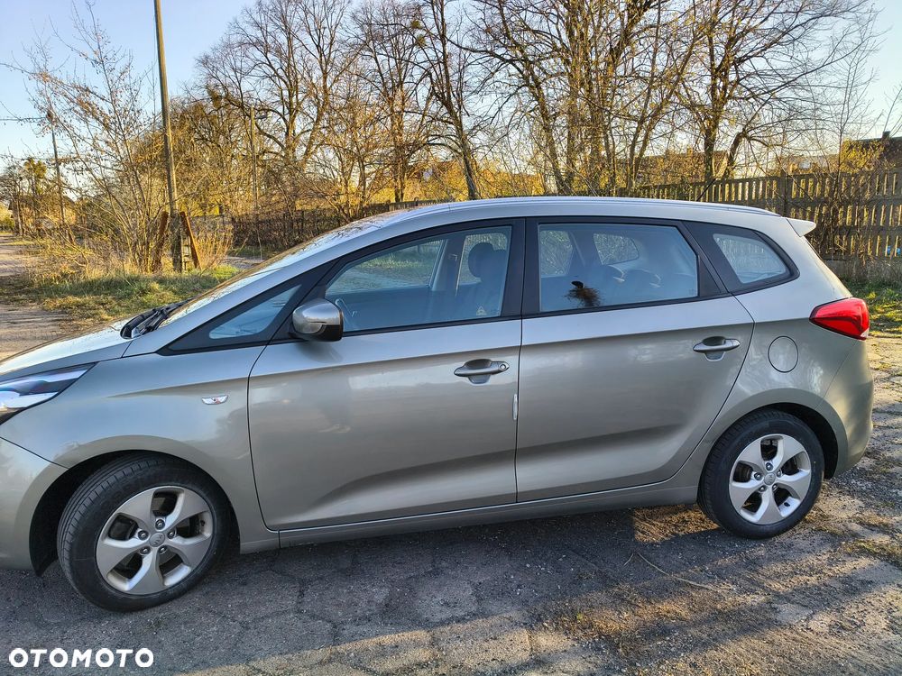 Kia Carens 1.6 GDI Dream Team Edition - 8