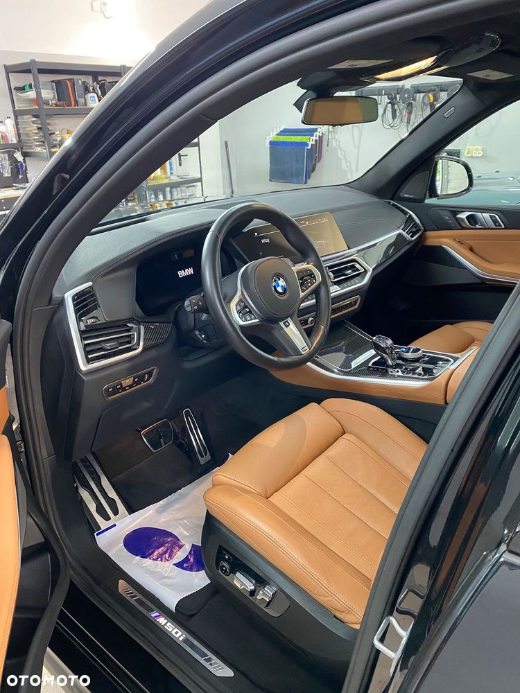 BMW X5 M M50i - 11