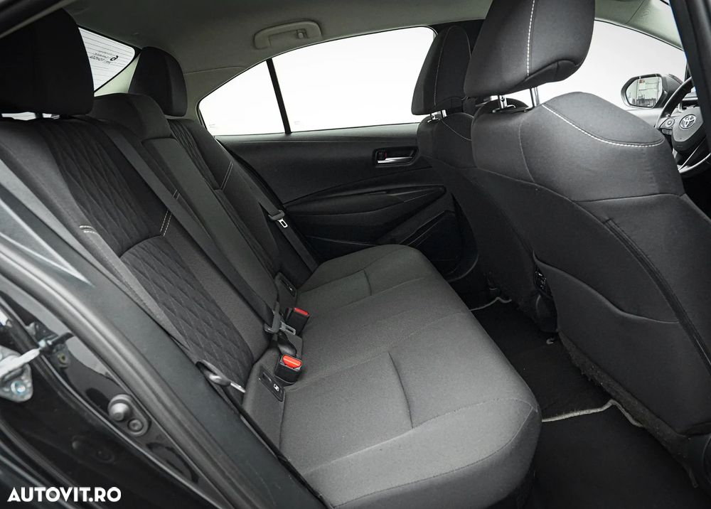 Toyota Corolla 1.8 HSD Dynamic Plus - 17