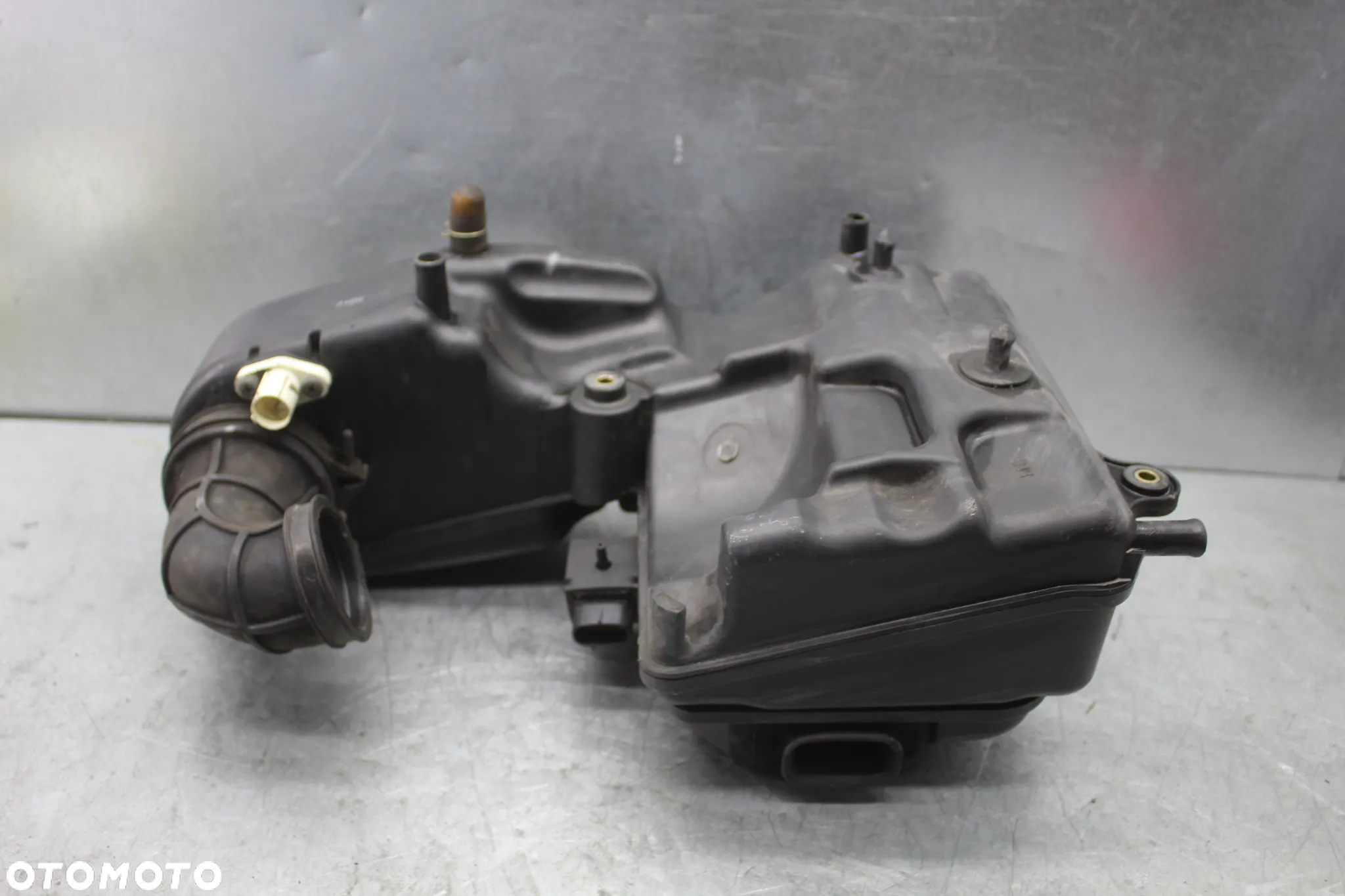 Suzuki Burgman AN 400 K4 K5 K6 Airbox filtr powietrza obudowa - 2