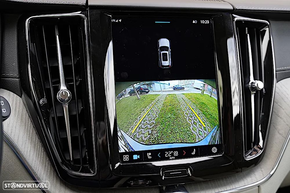 Volvo XC 60 2.0 T8 PHEV Ultimate Bright AWD - 44