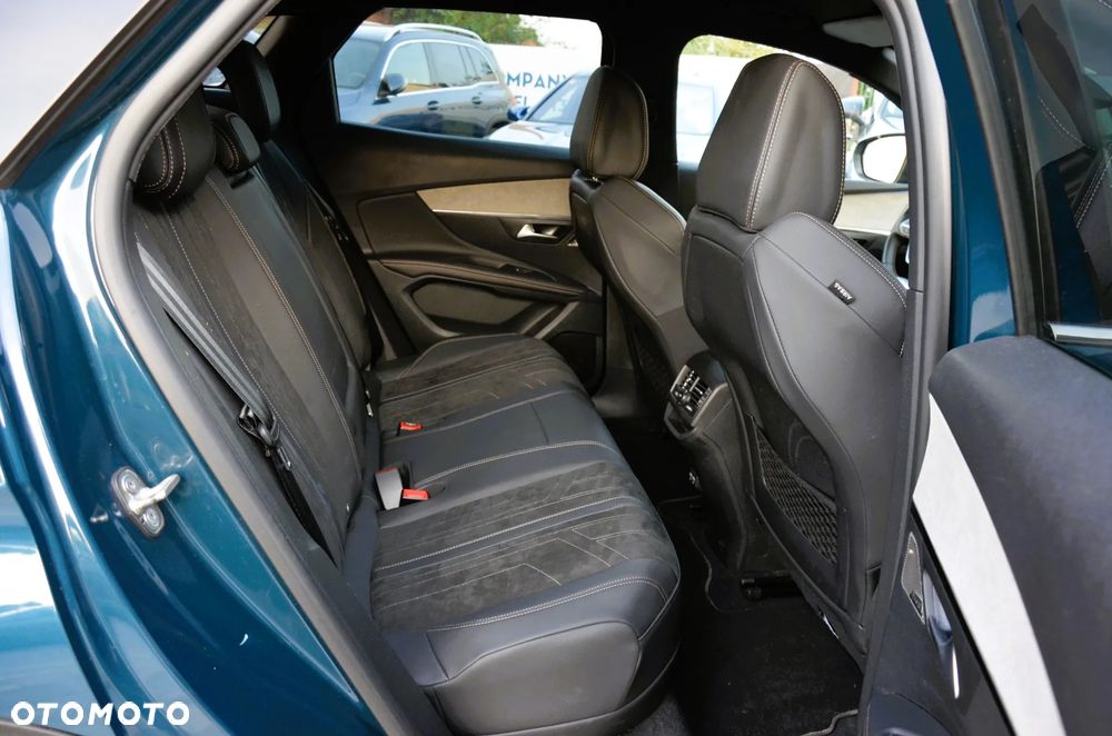Peugeot 3008 1.6 PureTech HYbrid GT Line S&S EAT8 - 24