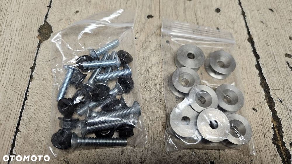 Zestaw adapterów do aluminiowej obudowy kufrów KTM 990  60112024050 - 4