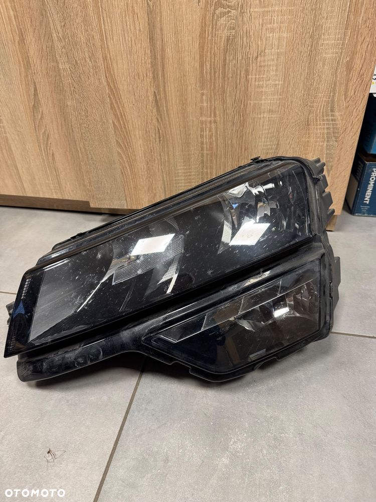 Skoda Karoq reflektor zwykły lewy