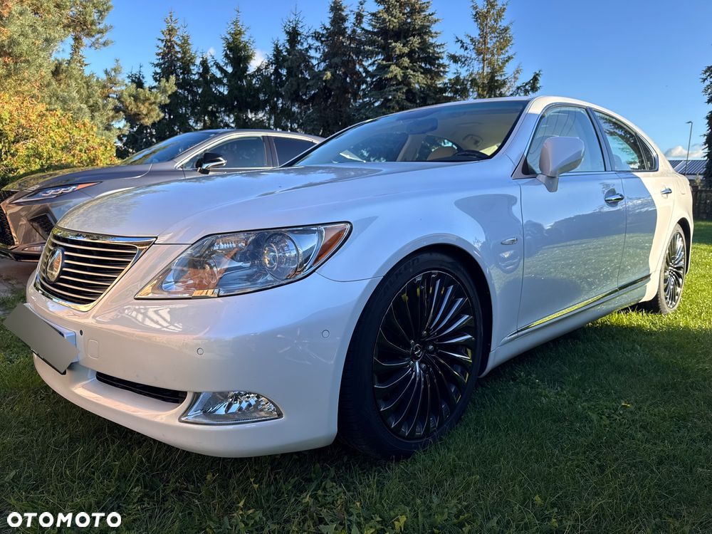 Lexus LS 460 Elite - 38