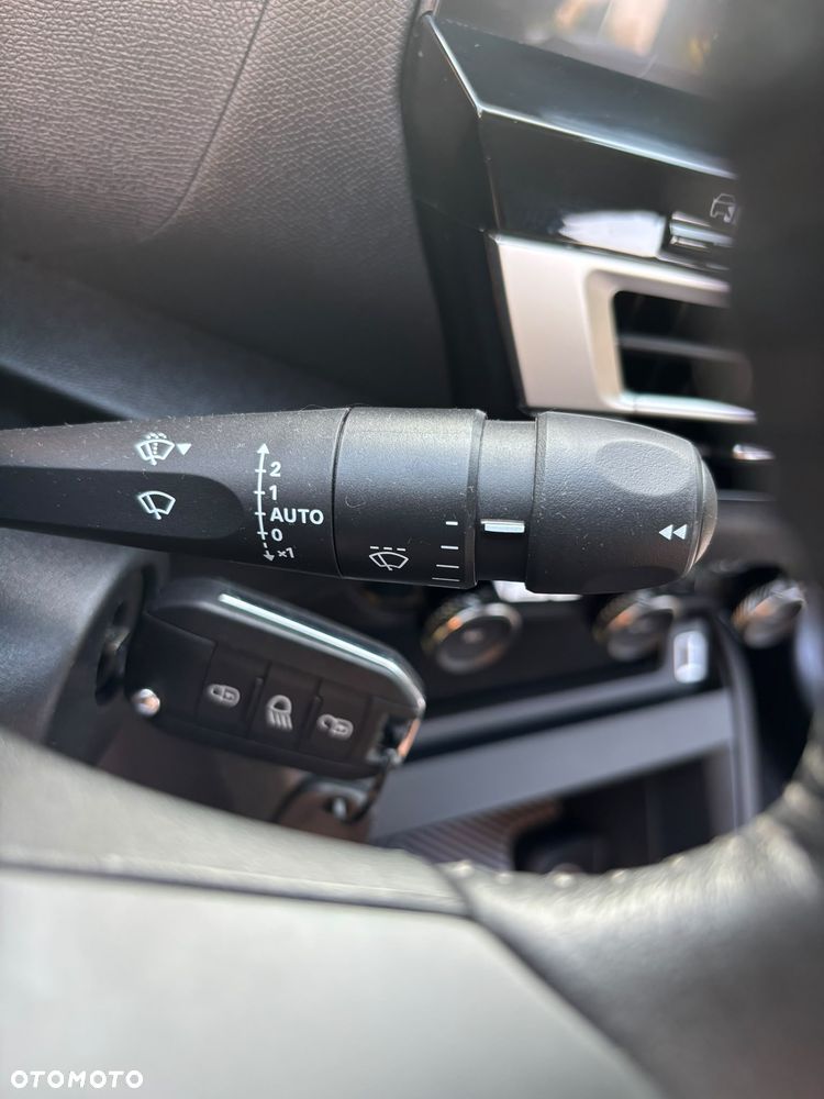 Citroën C4 PureTech 130 Stop&Start SHINE - 23