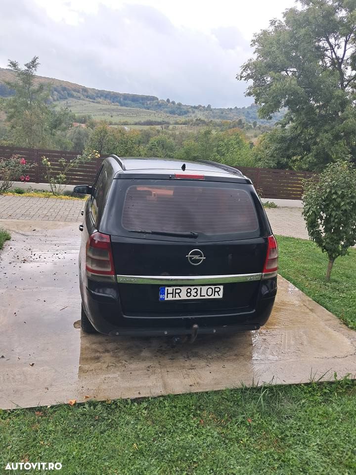Opel Zafira 1.7 CDTI Essentia - 2