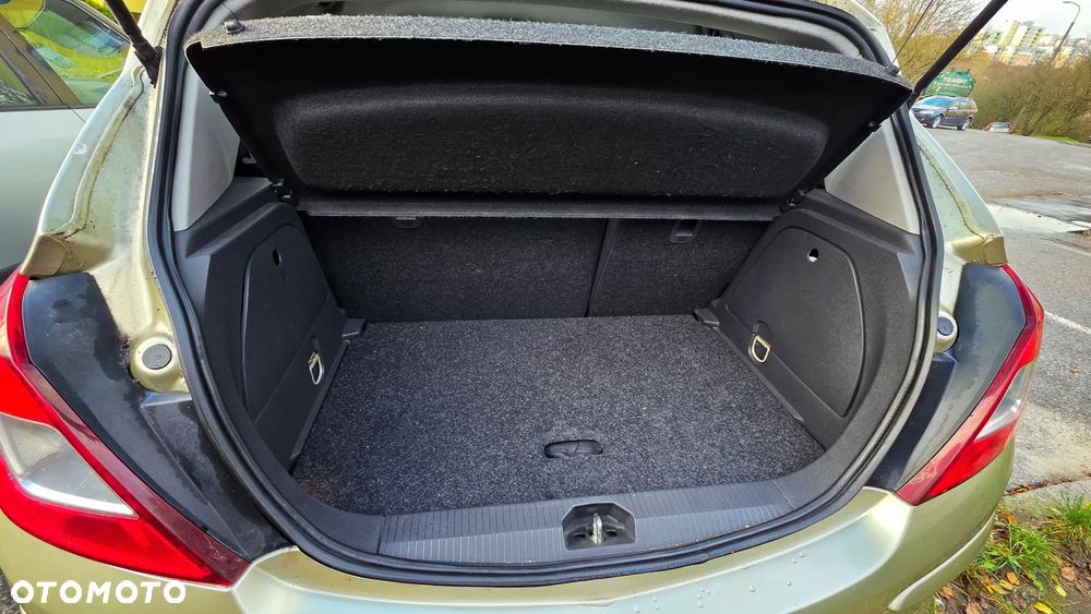 Opel Corsa 1.2 16V Cosmo - 8