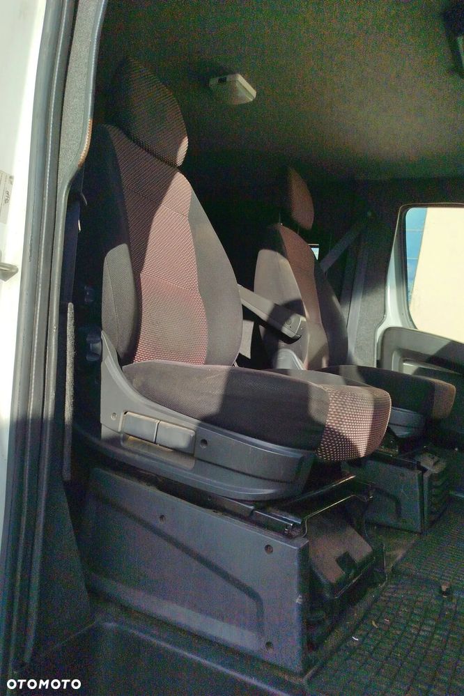 fotel prawy pasażera z stelażem do Ducato III Boxer Jumper II 06-22r i KAMPER, cały dość ładny