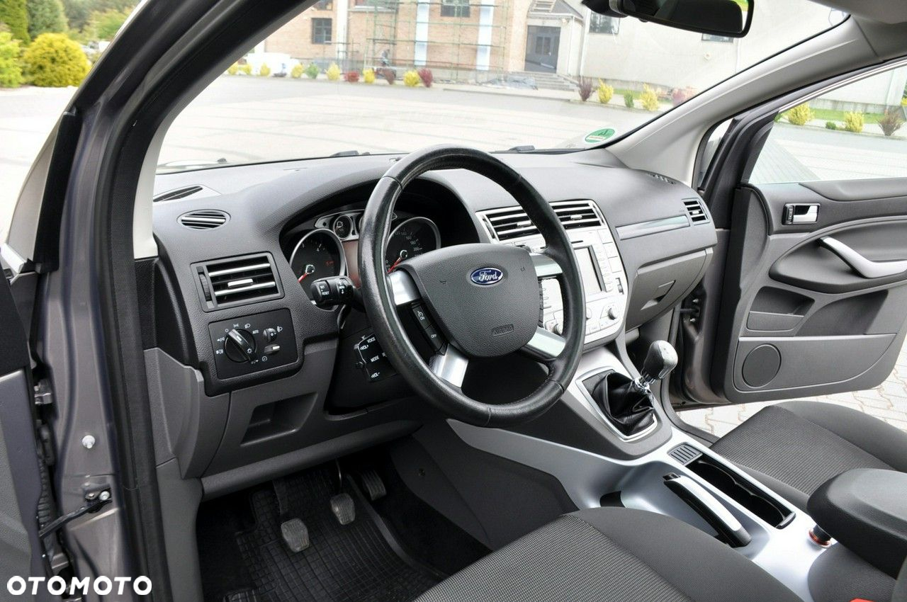 Ford Kuga - 22