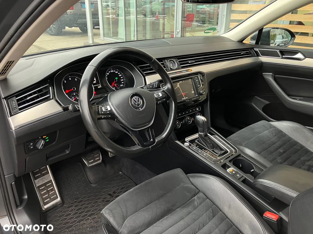 Volkswagen Passat 1.8 TSI BMT Highline DSG - 32