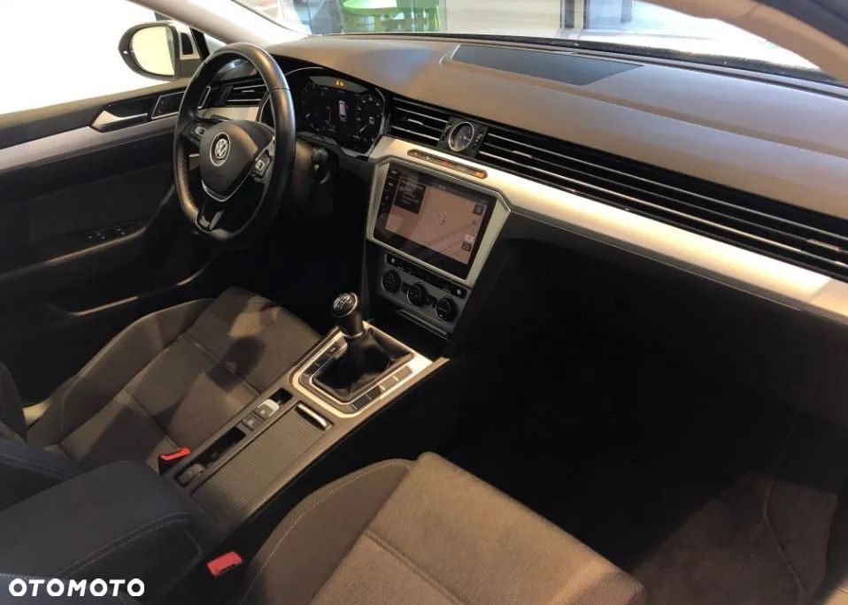 Volkswagen Passat Variant 2.0 TDI SCR Comfortline - 7