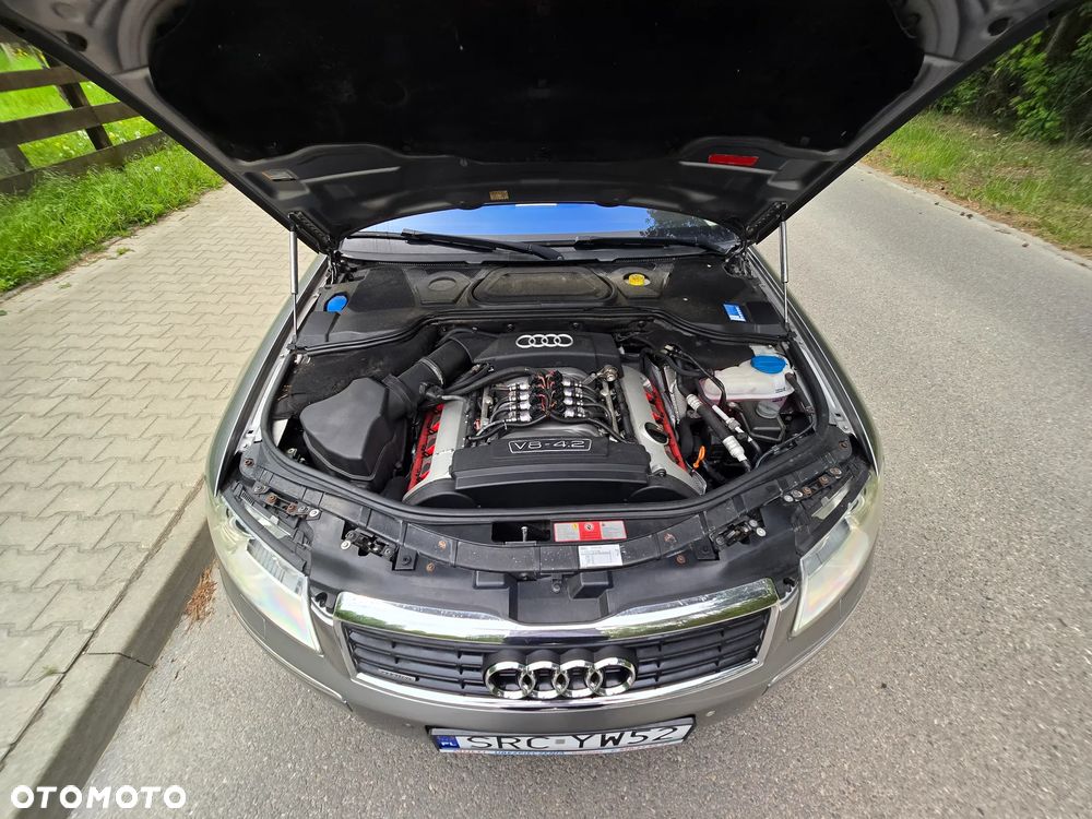 Audi A8 4.2 Quattro - 26