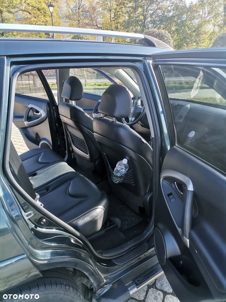 Toyota RAV4 2.2 D-4D X - 12