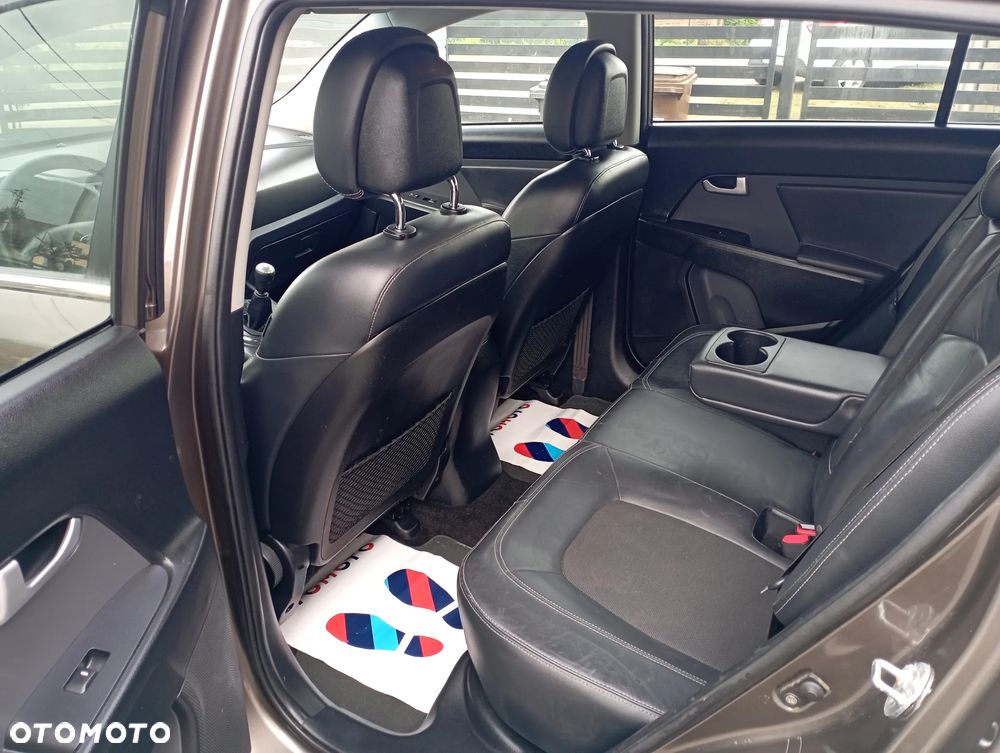 Kia Sportage 2.0 CVVT 2WD Attract - 14