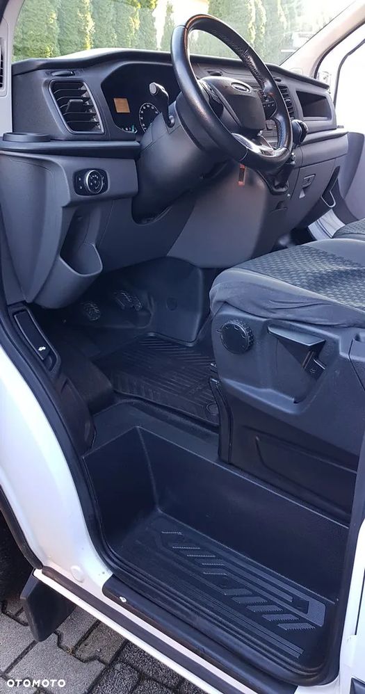Ford Transit Custom - 11