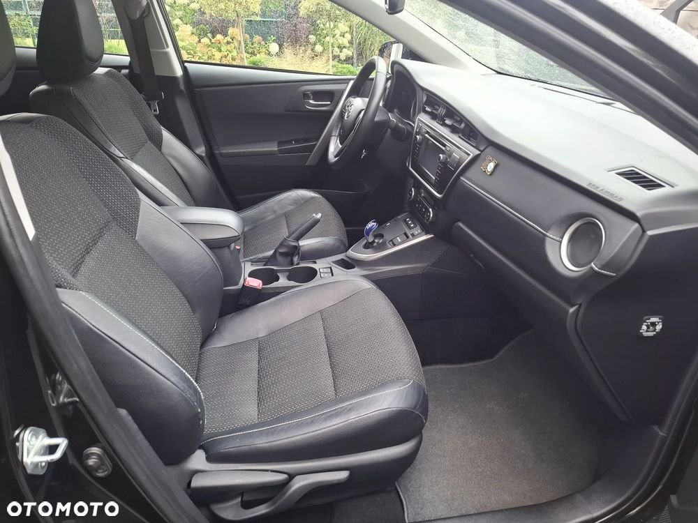 Toyota Auris 1.8 VVT-i Automatik Style Selection - 9