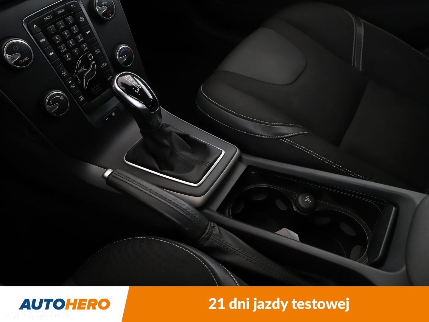 Volvo V40 - 25