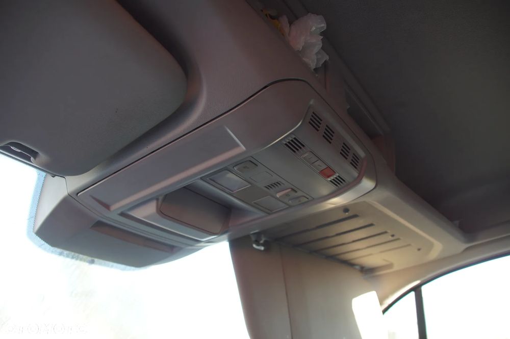 Auto na części - MAN TGE 3.180 / Volkswagen Crafter II 2.0 BiTDI 177 KM DMZ VGY LB9A 2022R Silnik Skrzynia Drzwi Błotnik Szyba Lampa Deska Kokpit Sterownik Moduł Czujnik Licznik Wyświetlacz Kierownica Fotel - 14