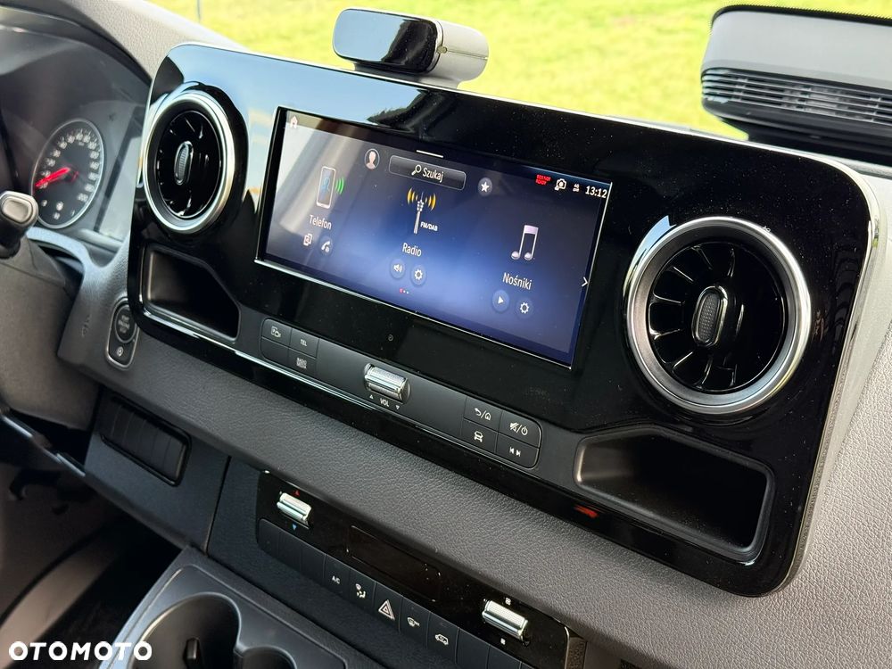 Mercedes-Benz Sprinter - 20