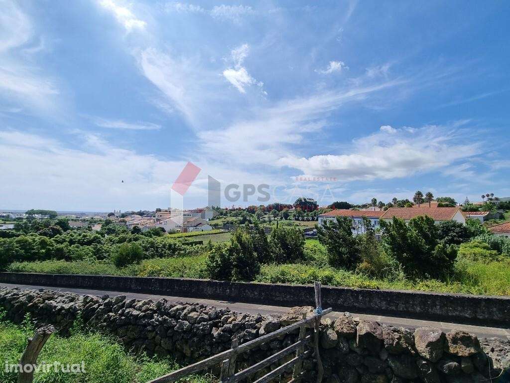 Terreno rústico a 5 minutos do centro da Praia da Vitória - Grande imagem: 4/9