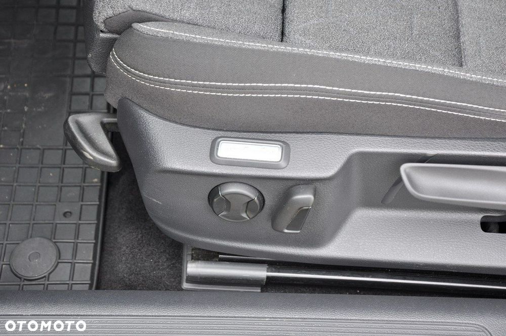 Volkswagen Passat - 13