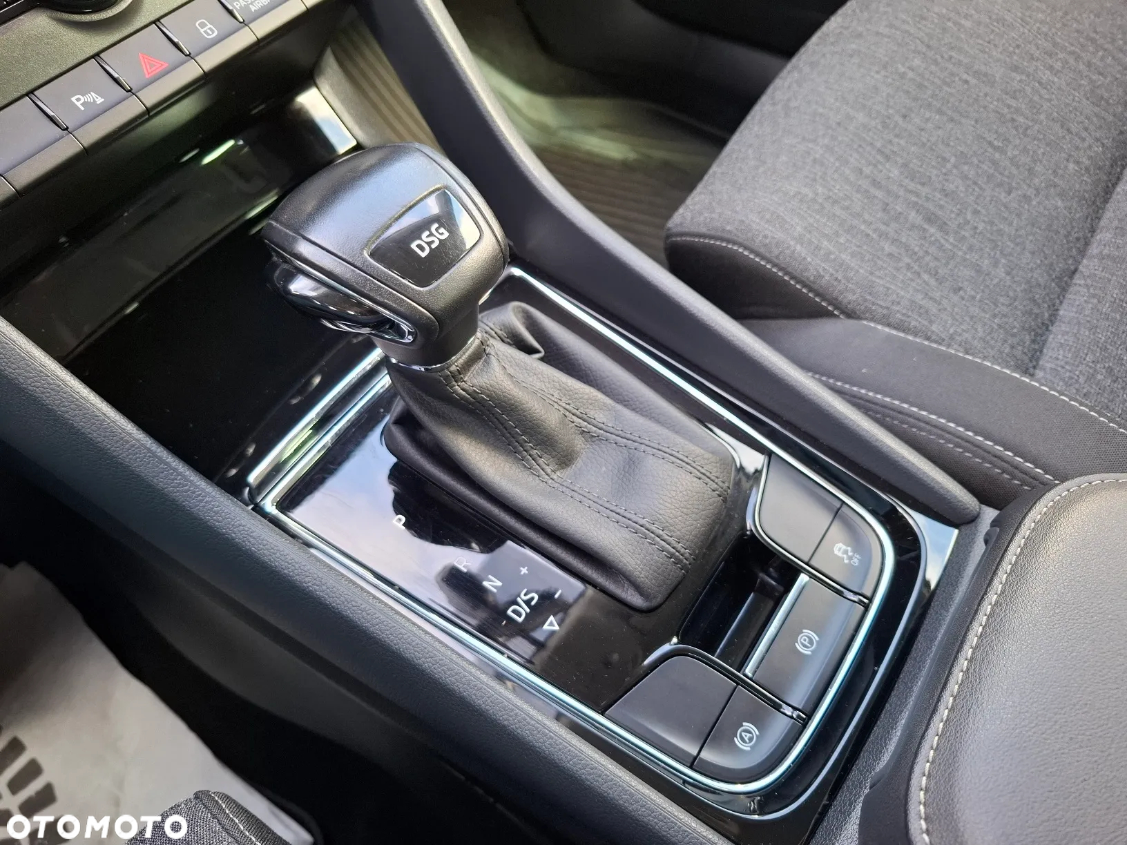 Skoda Karoq 1.5 TSI ACT 4x2 Style DSG - 31