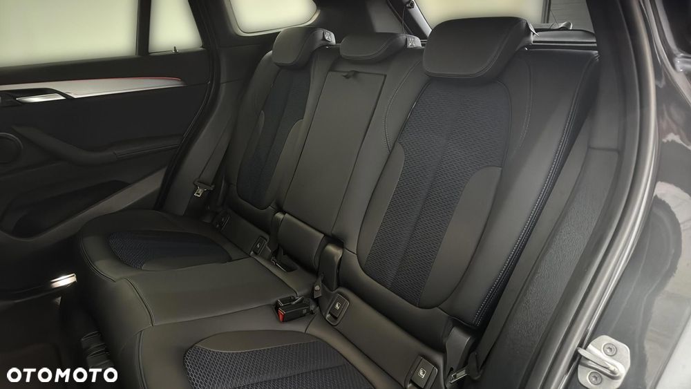 BMW X1 xDrive20i M Sport sport - 17