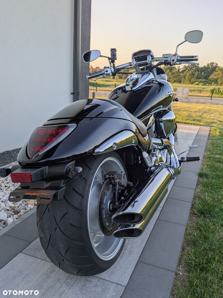 Suzuki Boulevard - 25
