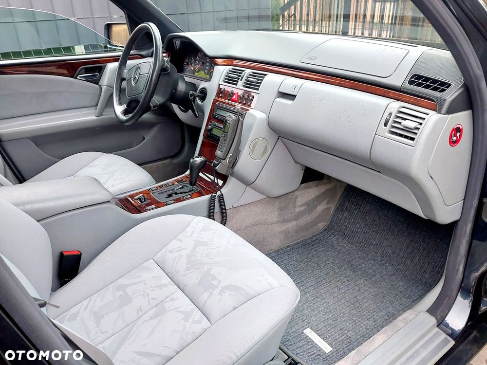 Mercedes-Benz Klasa E - 7