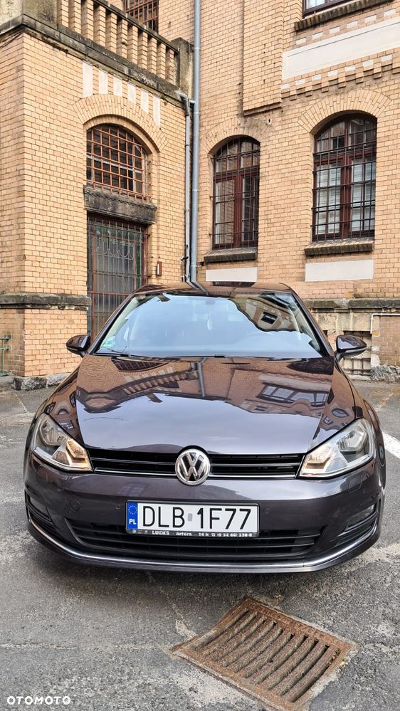 Volkswagen Golf - 6