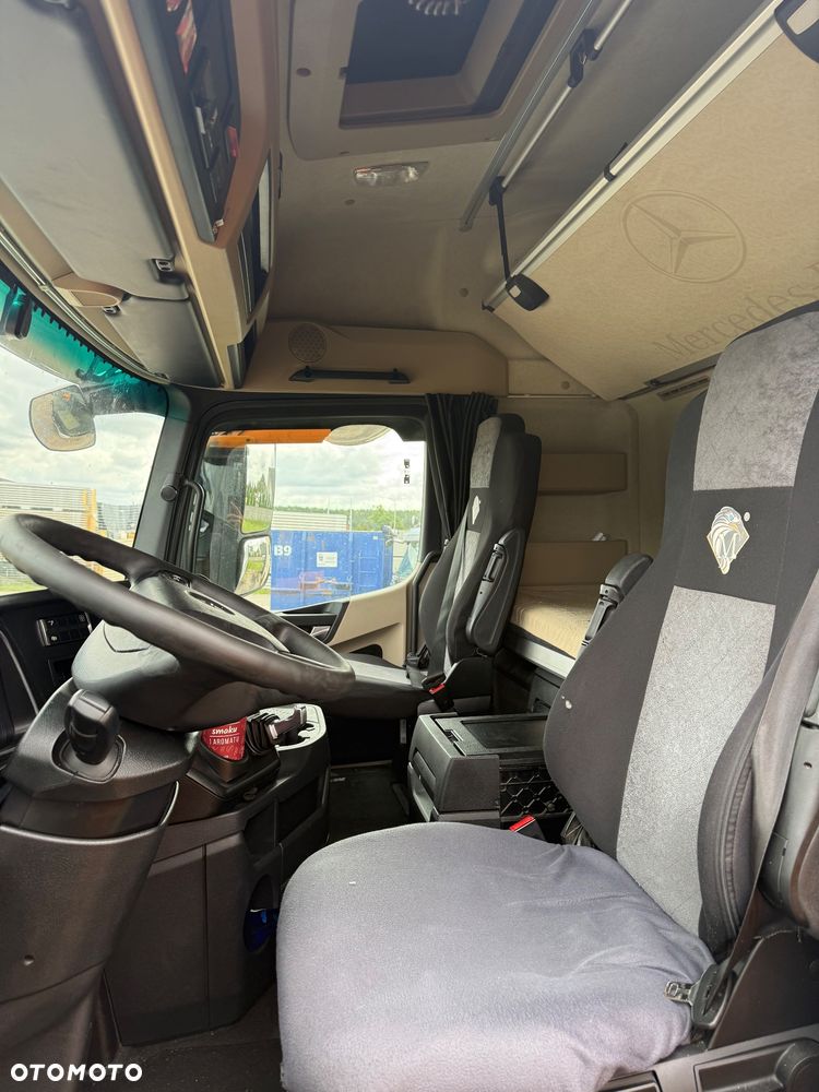 Mercedes-Benz Actros - 5