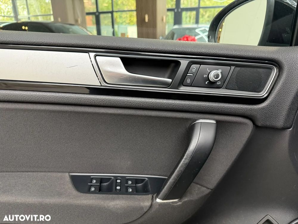 VOLKSWAGEN Touareg 2016 — imagine 18