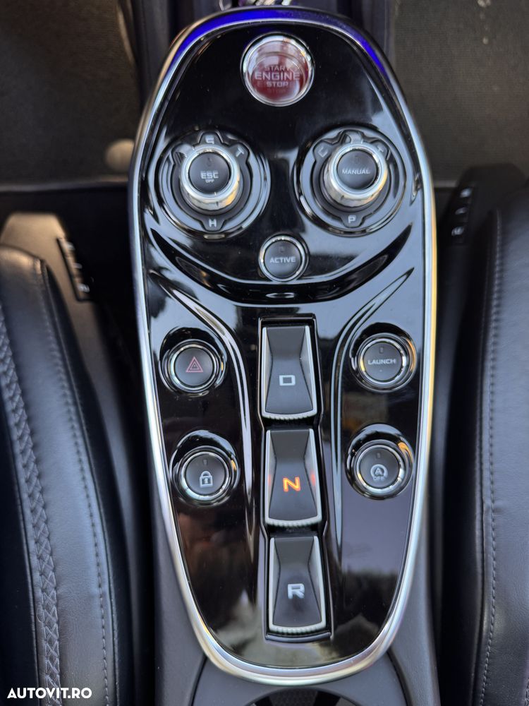McLaren GT - 13