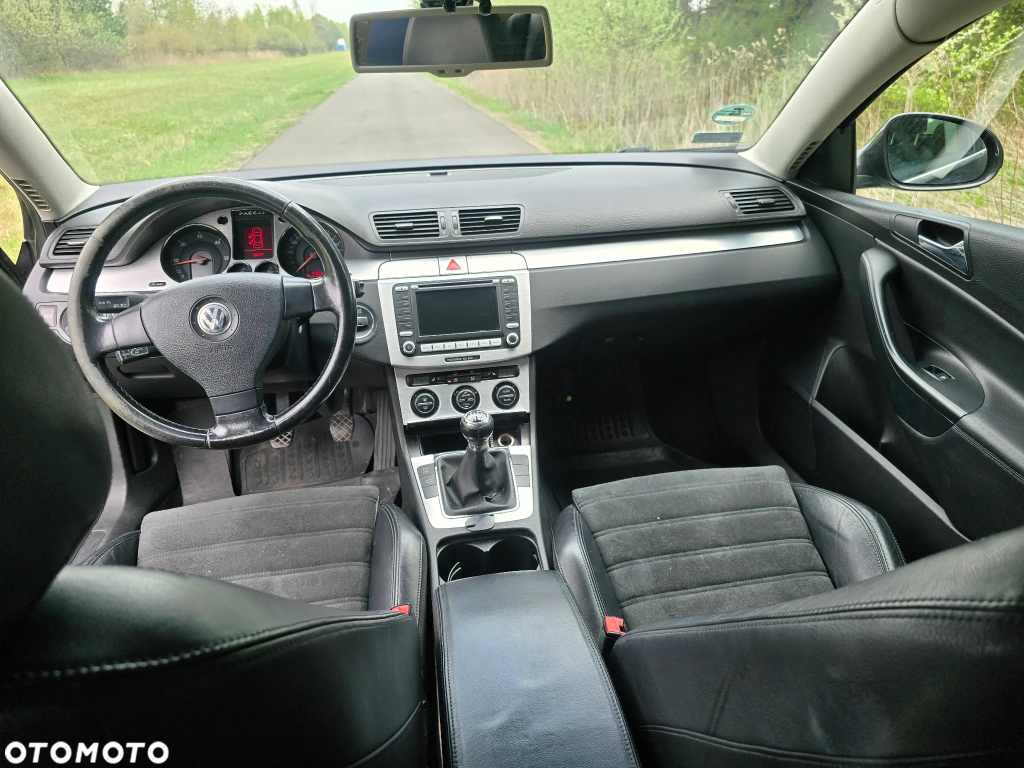 Volkswagen Passat Variant 2.0 TDI BlueMotion Technology Exclusive - 16