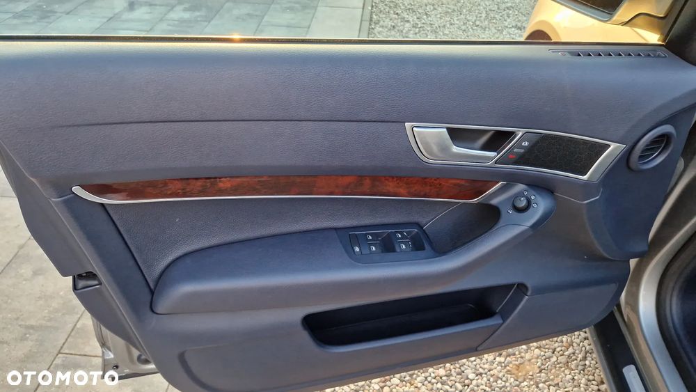 Audi A6 Limousine 2.4 - 18