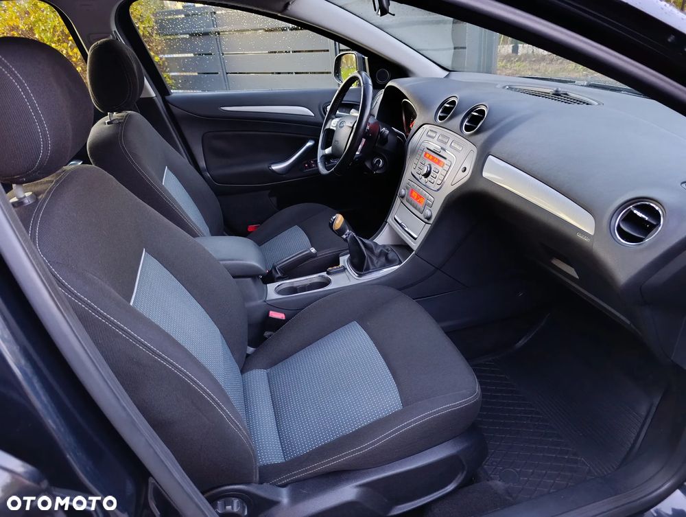 Ford Mondeo 2.0 Ambiente - 7