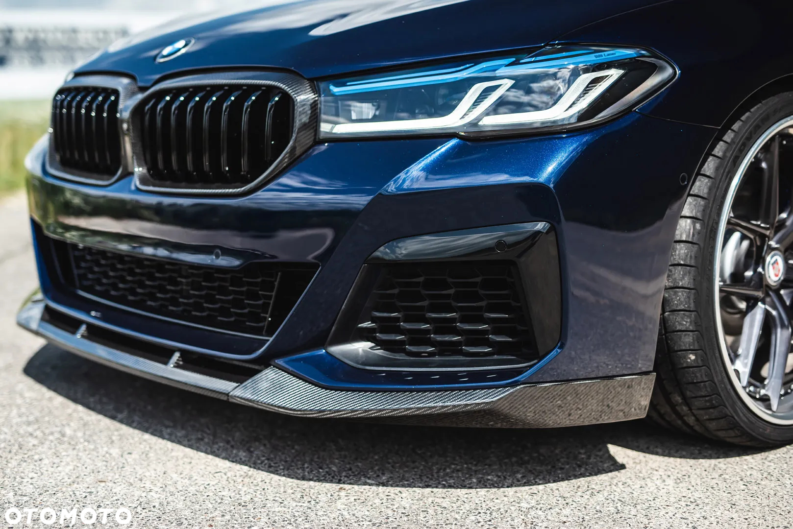BMW Seria 5 M550i xDrive sport - 15