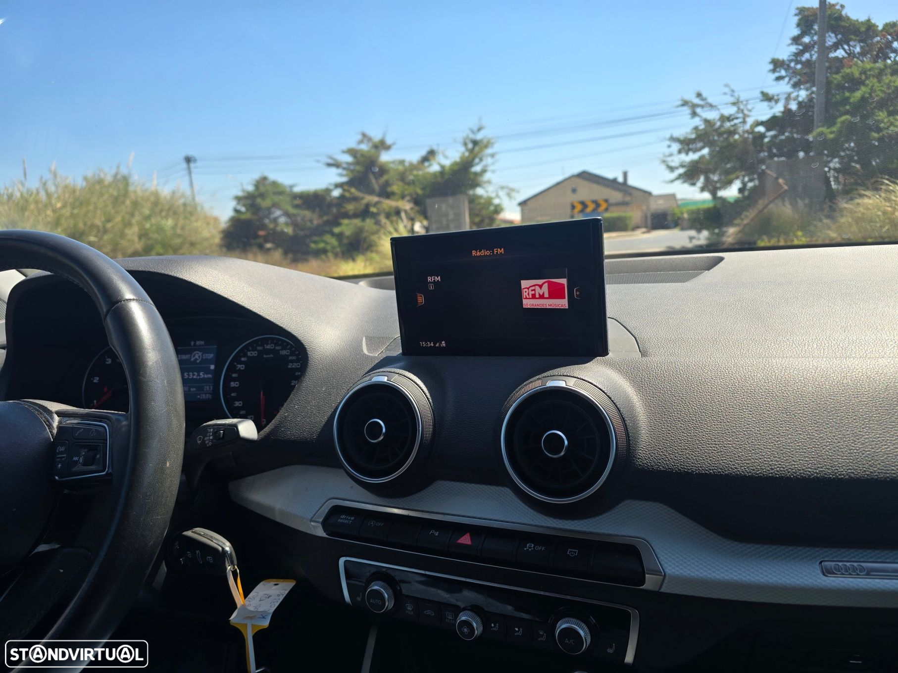 Audi Q2 35 TDI Design S tronic - 11