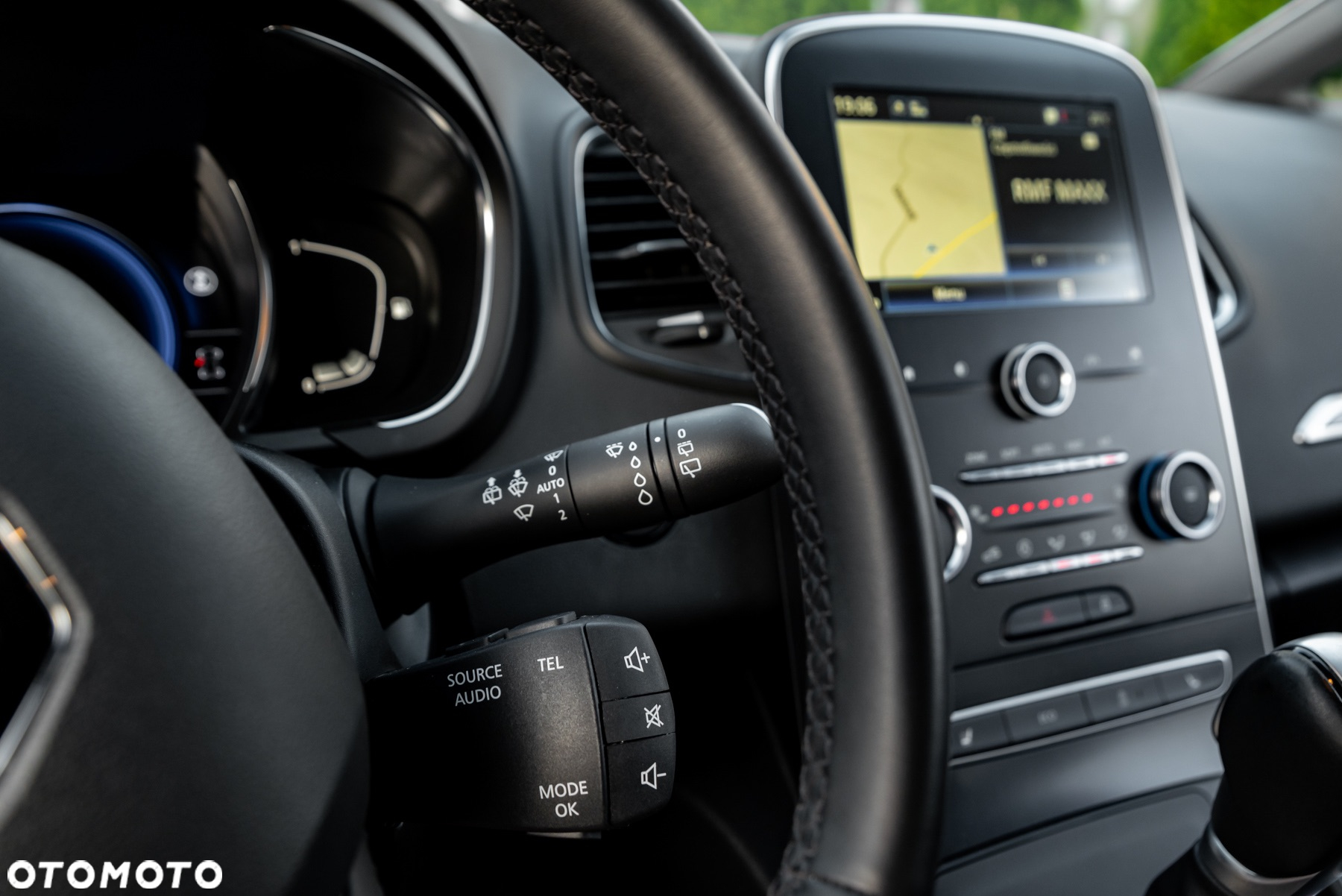 Renault Scenic TCe 140 GPF EDC INTENS - 26