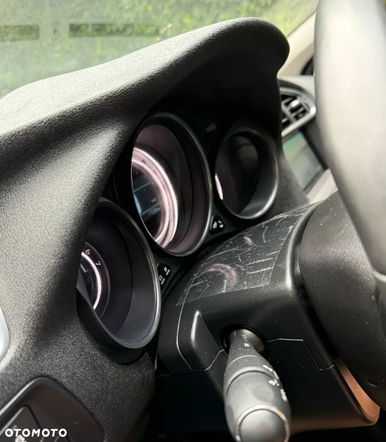 Citroën C4 PureTech 130 Stop&Start EAT8 SHINE - 29