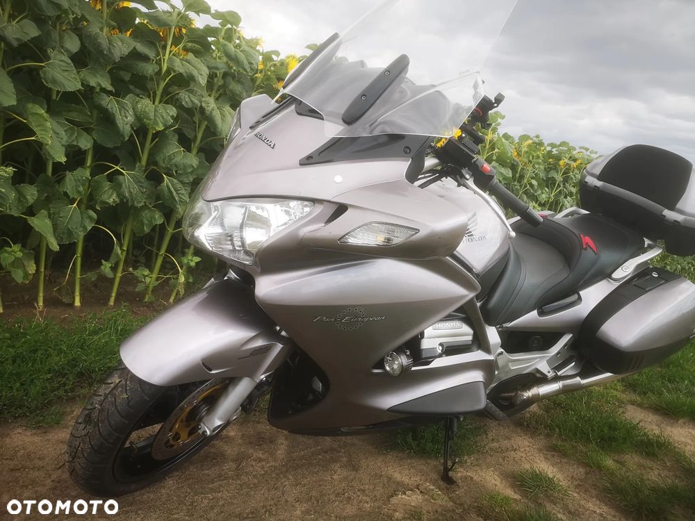 Honda ST - 2