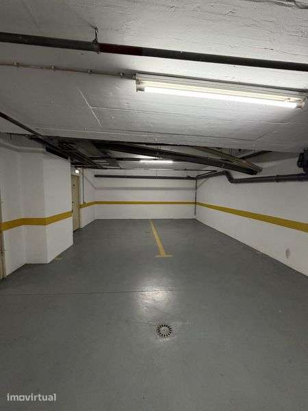 Lugar de garagem - Conde Redondo/Marquês de Pombal - Grande imagem: 2/4