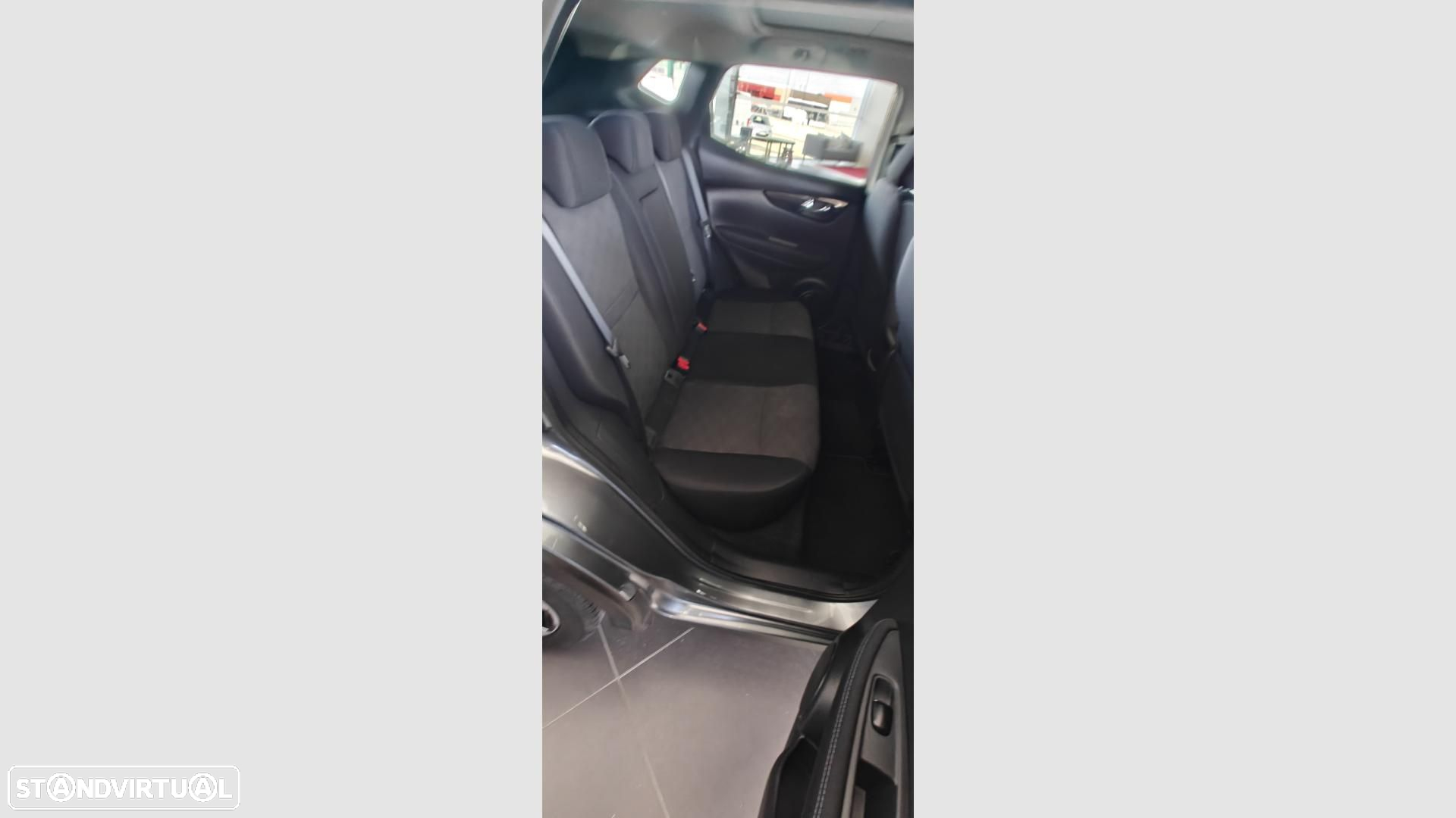 Nissan Qashqai 1.5 dCi N-Connecta 18 - 15