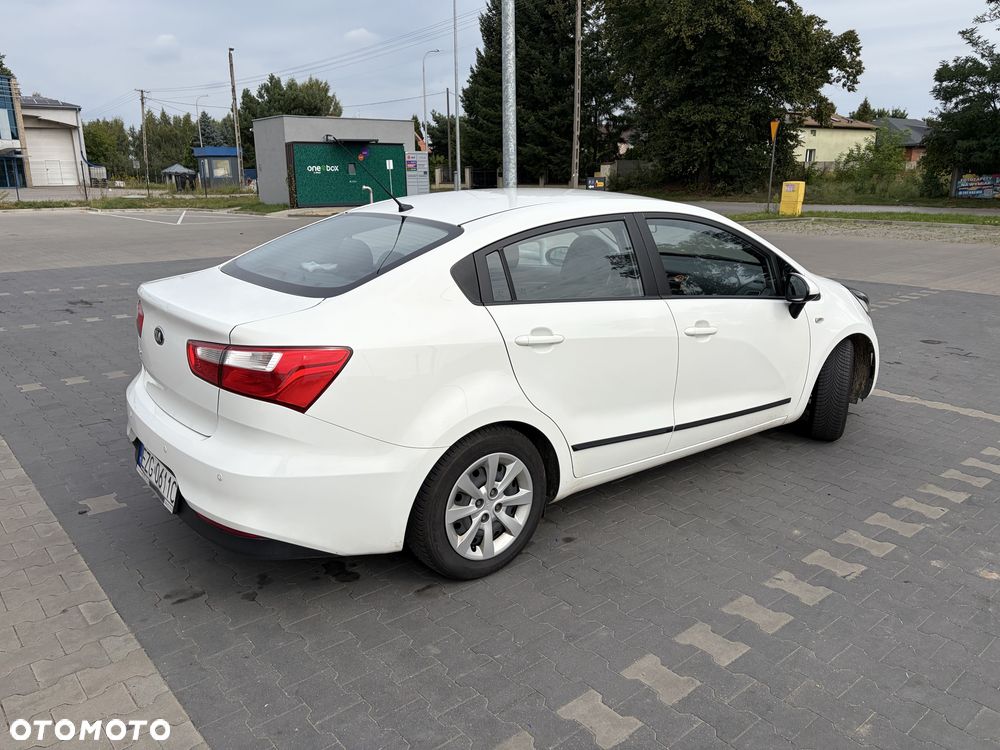 Kia Rio - 3