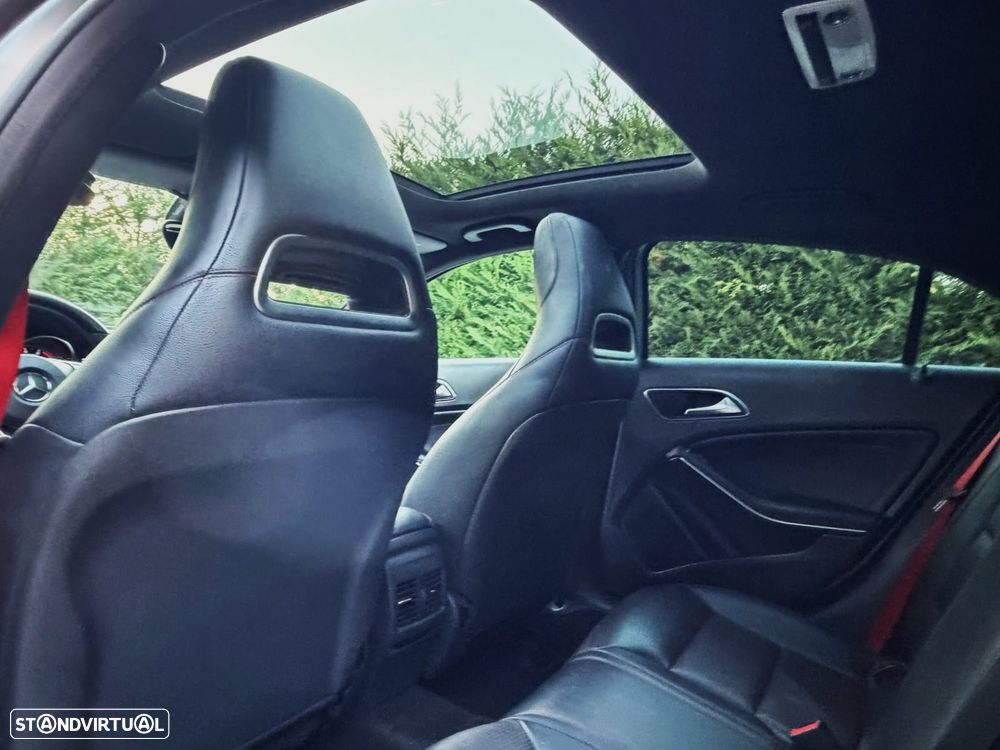 Mercedes-Benz A 45 AMG 4-Matic - 23
