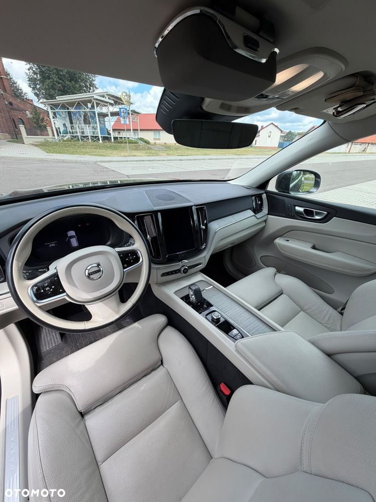 Volvo XC 60 B5 B AWD Plus Bright - 5