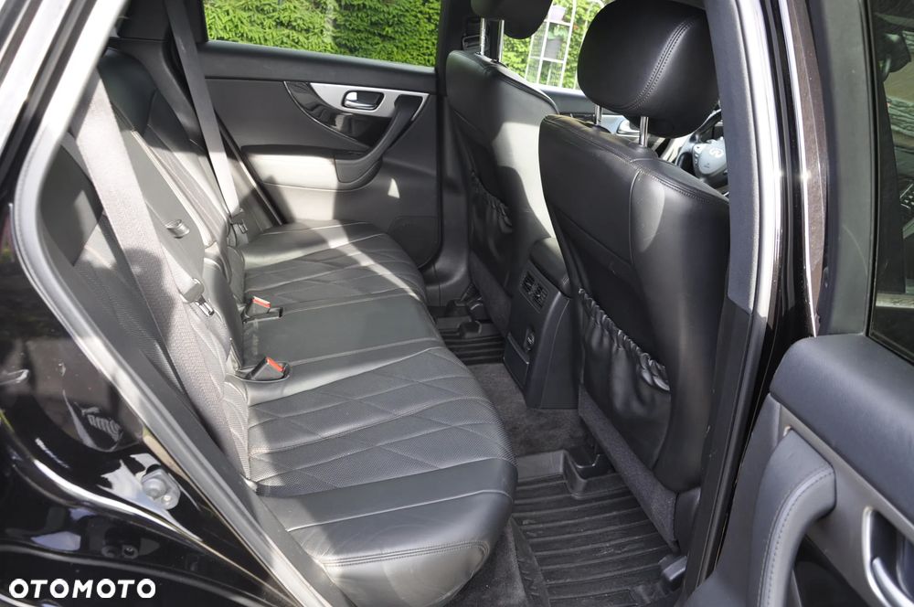 Infiniti QX70 3.0d S Premium - 8
